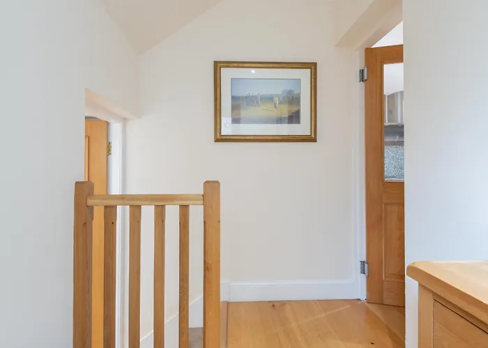 138 North Street - Luxury 2 Bed 2 Bath With Secret Garden, Summerhouse, Putting Green