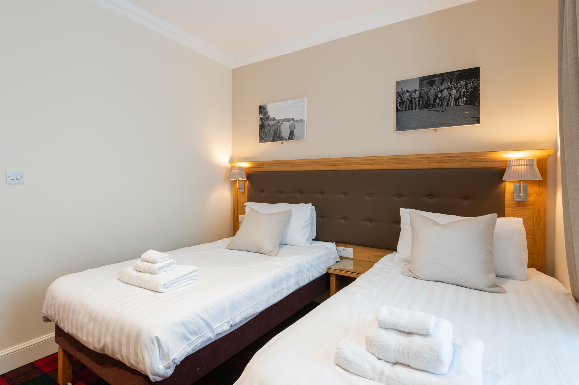 138 North Street - Luxury 2 Bed 2 Bath With Secret Garden, Summerhouse, Putting * St Andrews