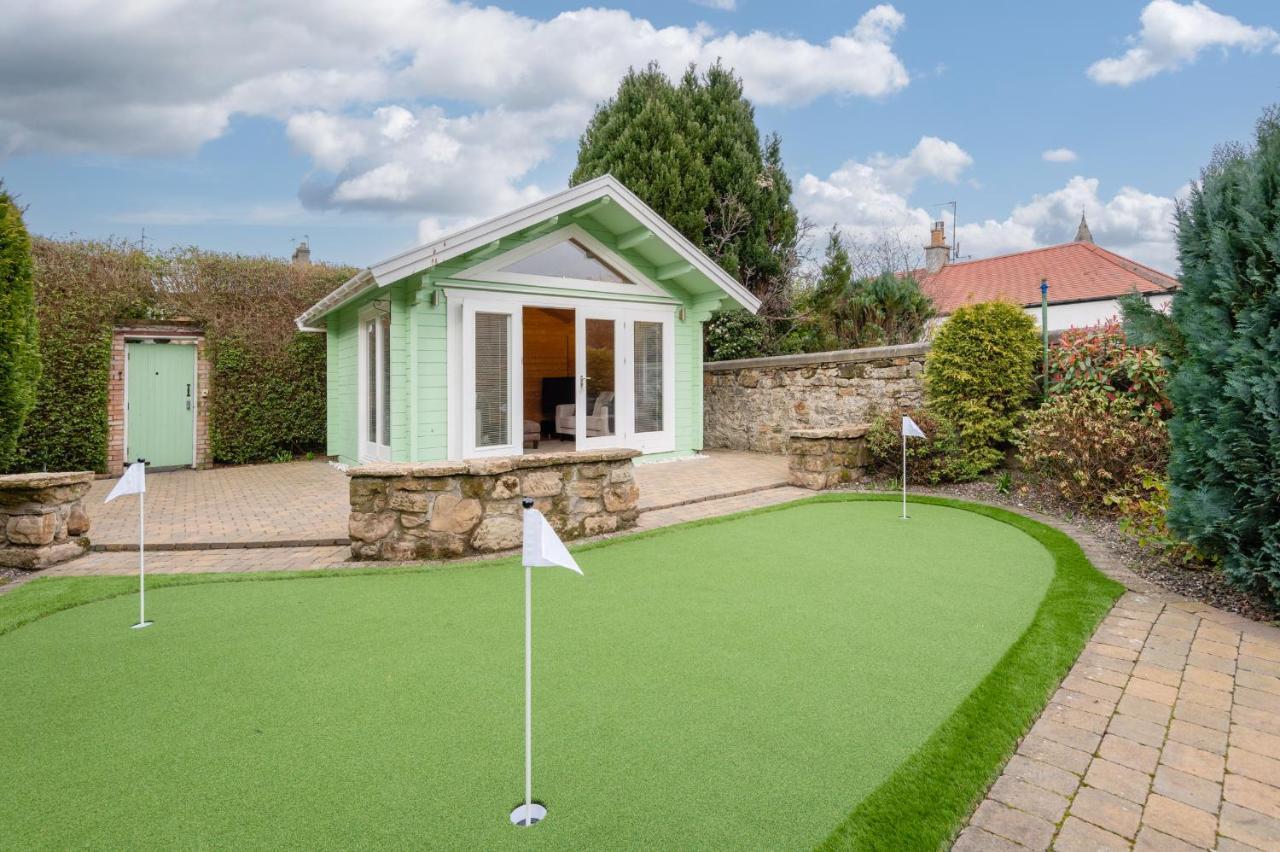 138 North Street - Luxury 2 Bed 2 Bath With Secret Garden, Summerhouse, Putting * St Andrews