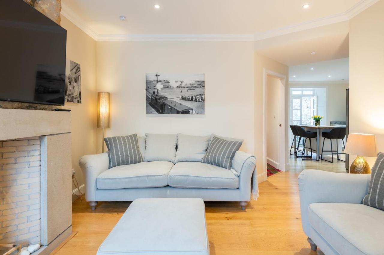 138 North Street - Luxury 2 Bed 2 Bath With Secret Garden, Summerhouse, Putting