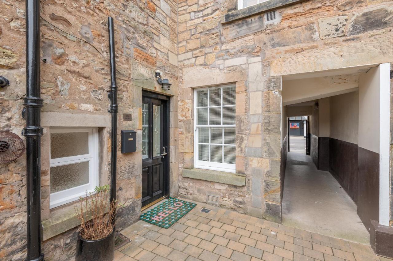 138 North Street - Luxury 2 Bed 2 Bath With Secret Garden, Summerhouse, Putting