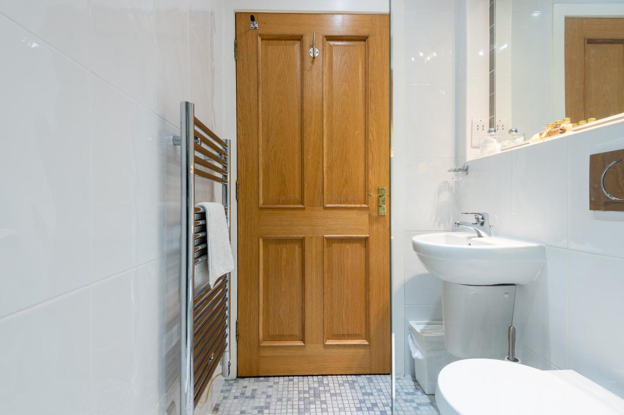 138 North Street - Luxury 2 Bed 2 Bath With Secret Garden, Summerhouse, Putting St Andrews